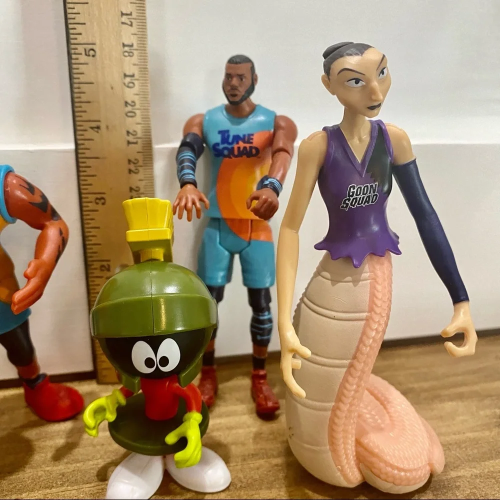 Space Jam Lebron White Mamba Marvin the Martian Figures Tune Squad‎